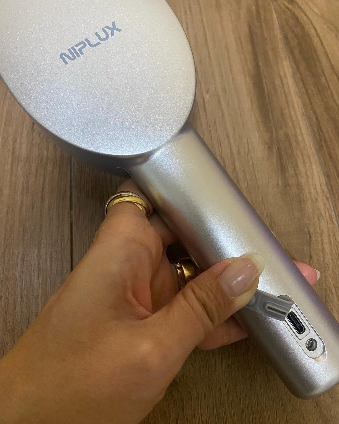 EMS LIFT BRUSH/NIPLUX/美顔器・マッサージを使ったクチコミ(3枚目)