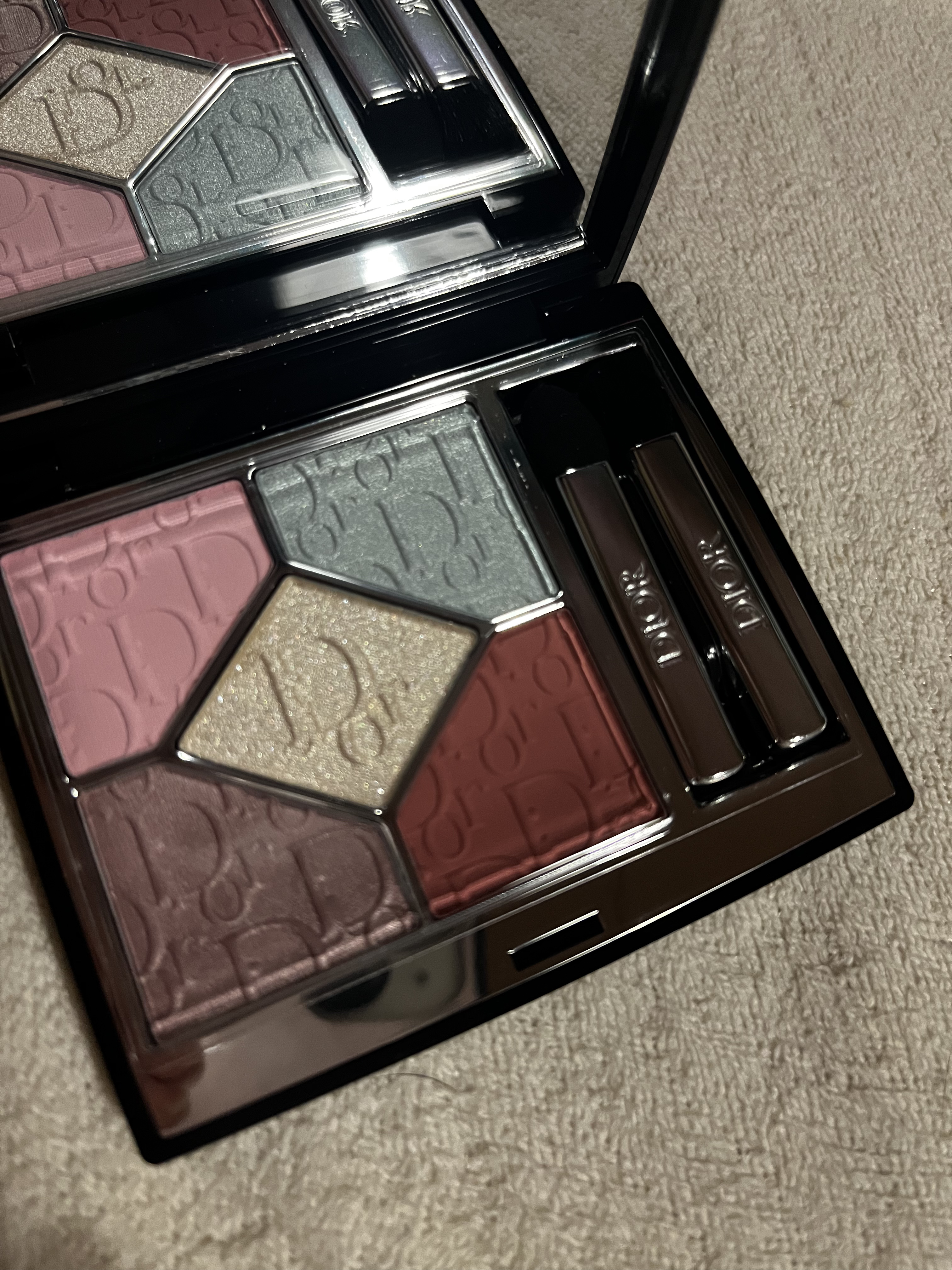 ディオール アディクト リップ グロウ 006 ベリー(限定色)/Dior/リップバームを使ったクチコミ（2枚目）