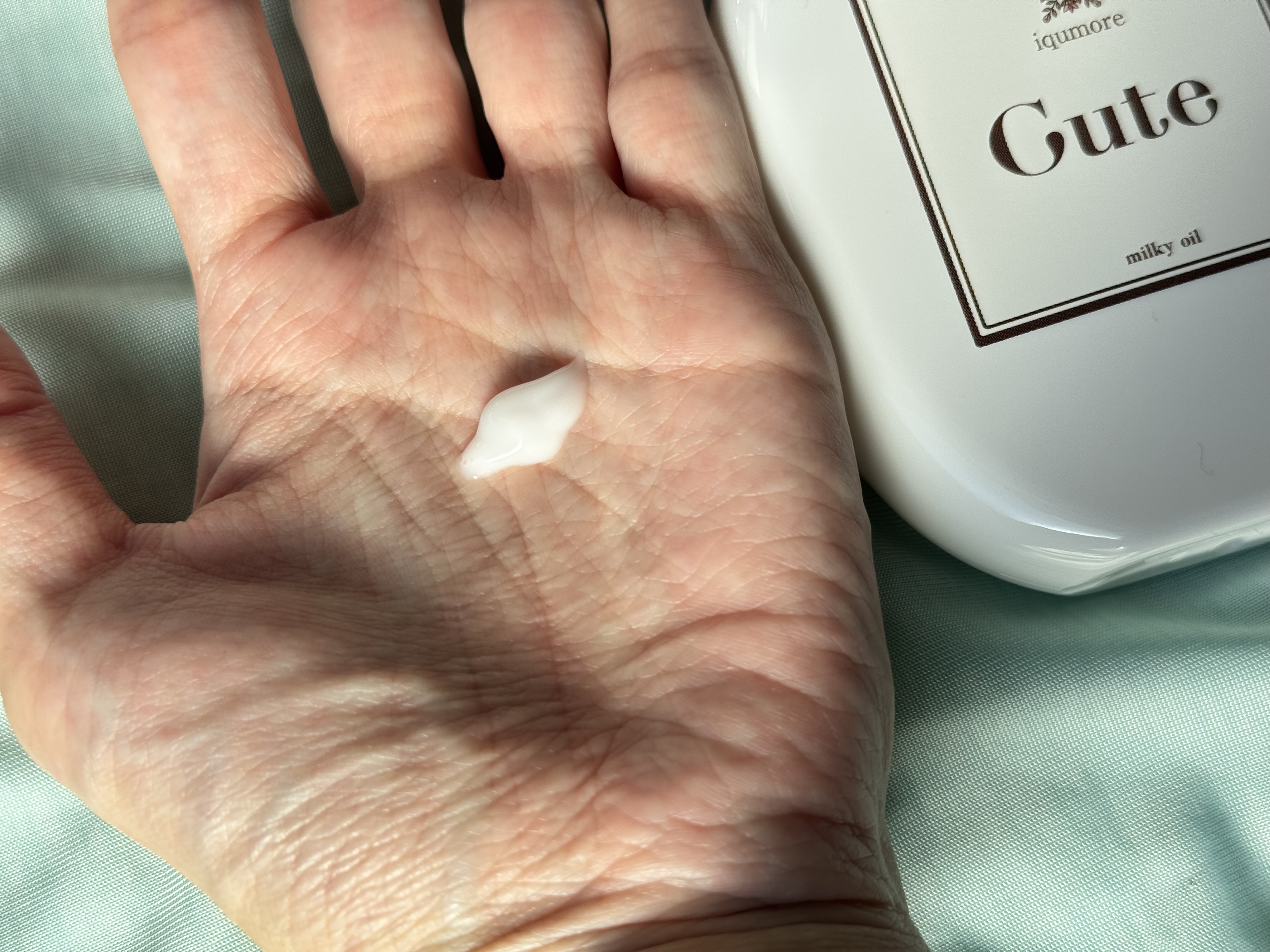 イクモアキュートミルキィオイル/iqumore/ヘアオイルを使ったクチコミ（3枚目）
