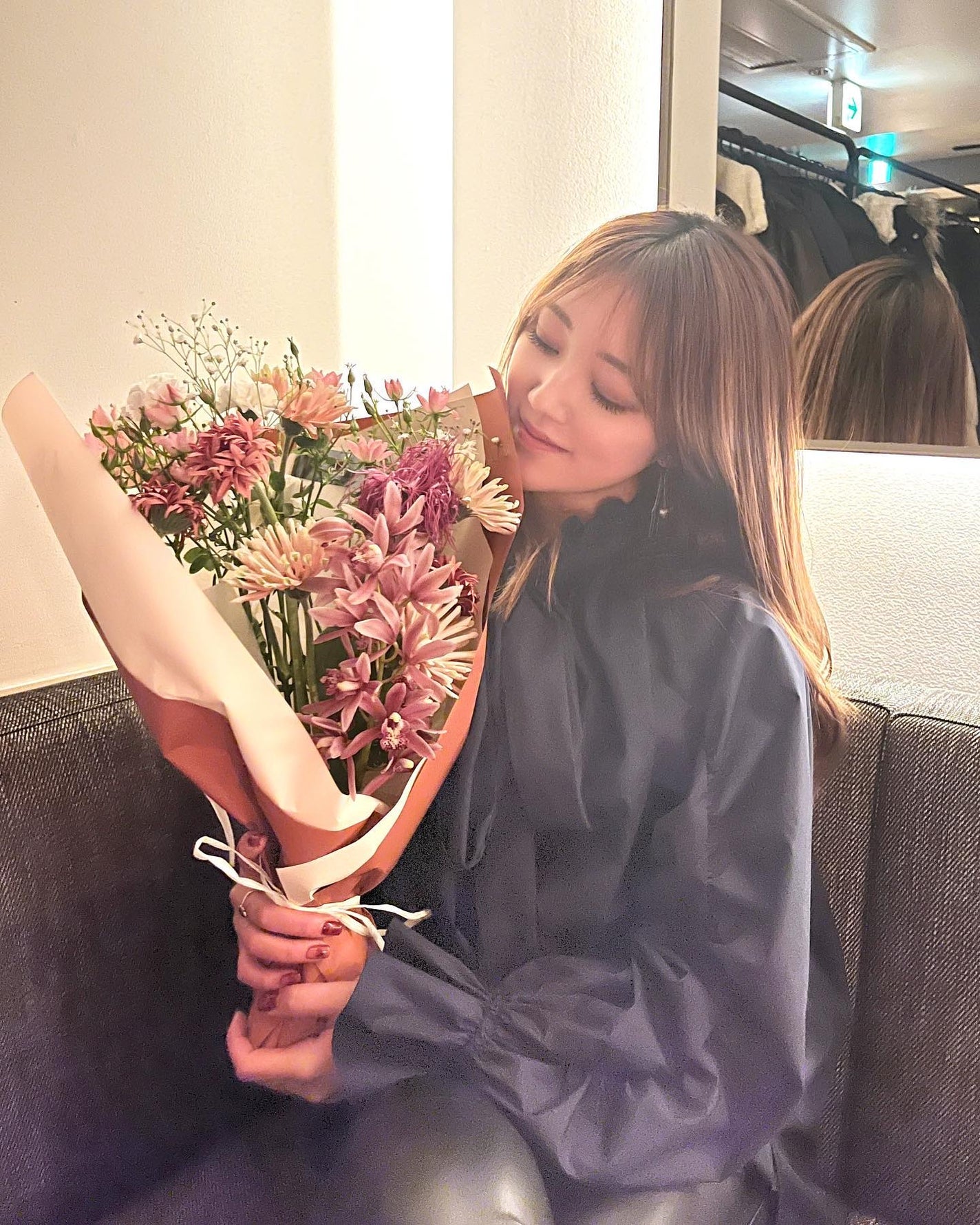 HARUNA on LIPS 「もらったお花が💐可愛すぎた😍😍😍お家が花だらけに💐🥰当たり前の..」(1枚目)