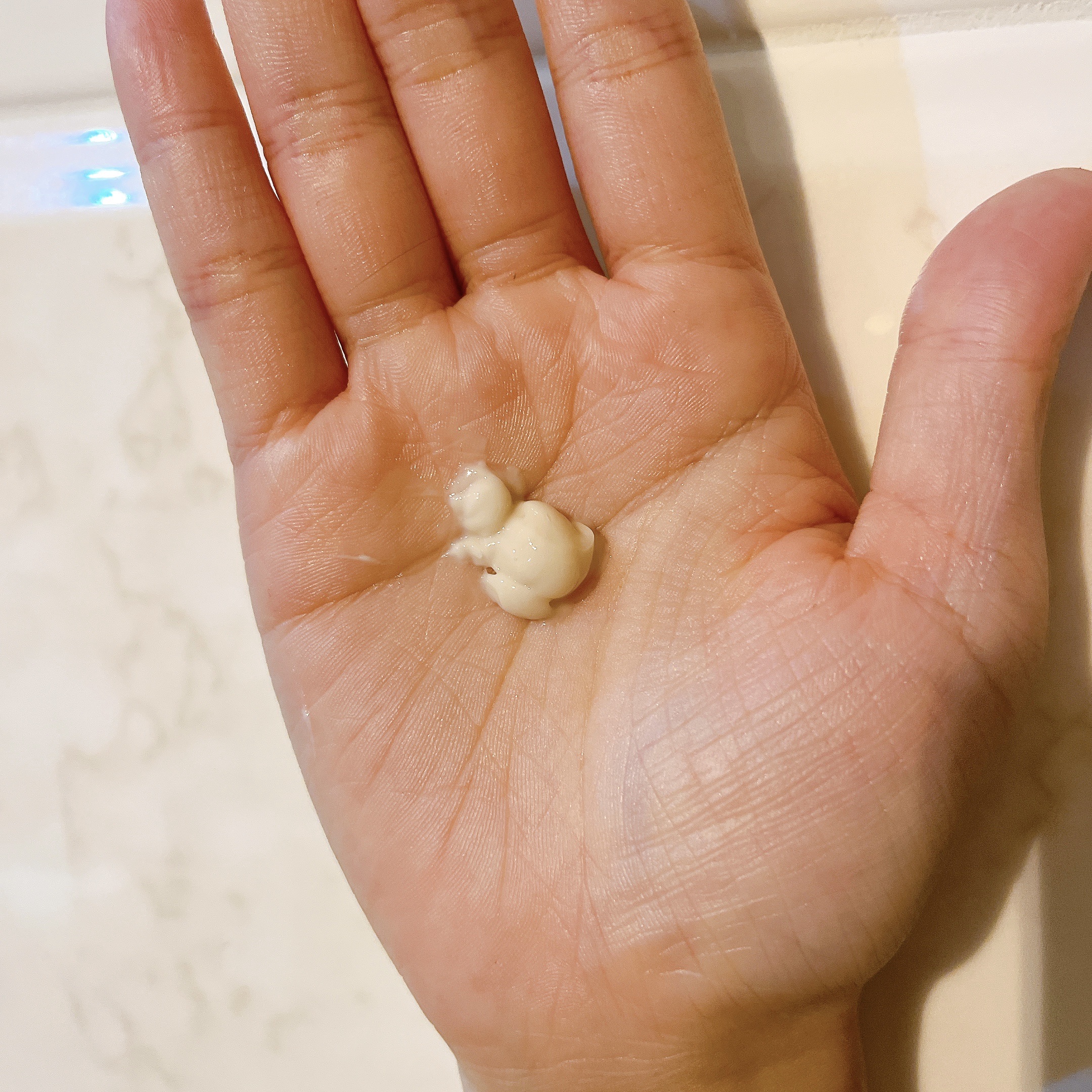 エイジ アウェイ コラージェニック クリーム/HERA/フェイスクリームを使ったクチコミ（2枚目）