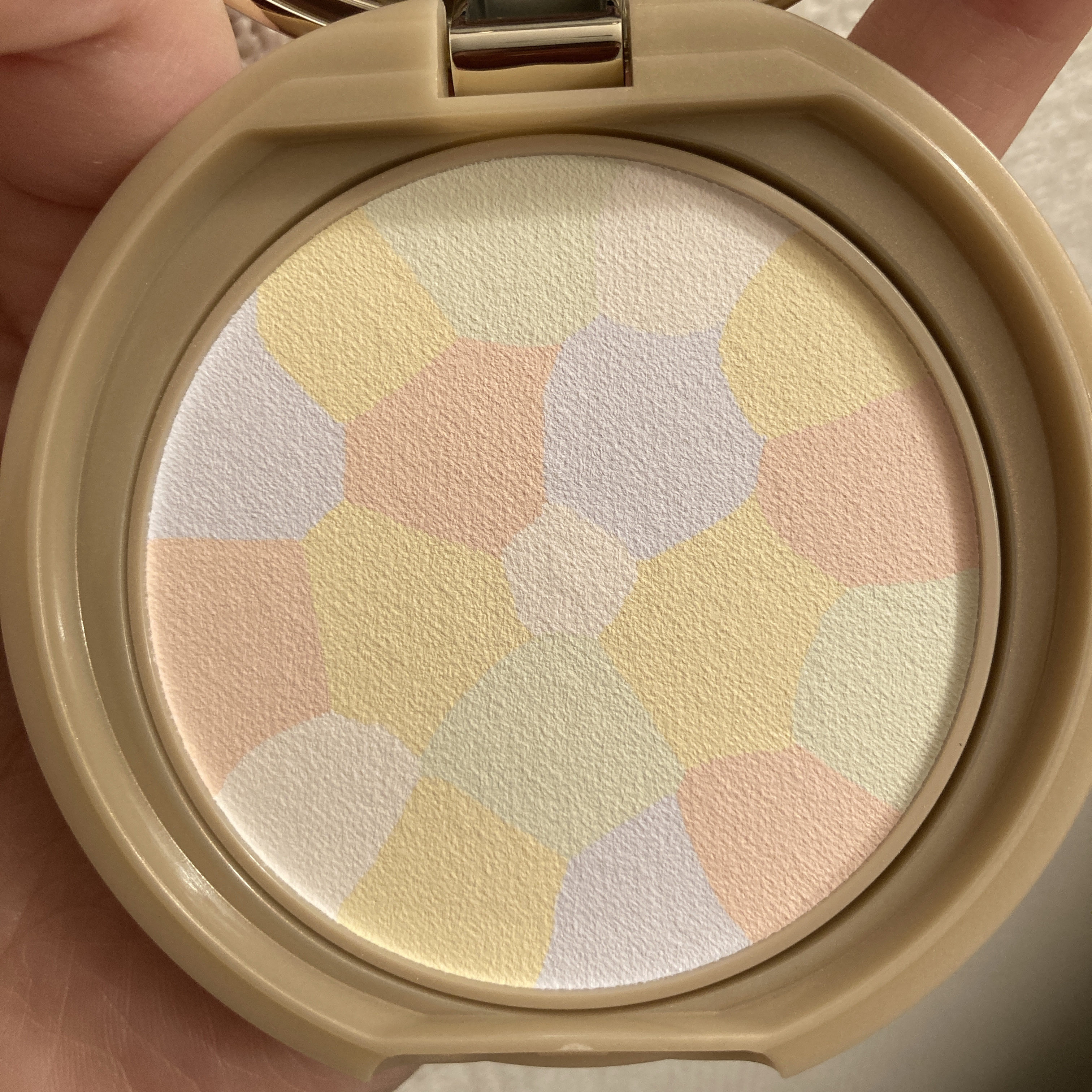 マシュマロフィニッシュパウダー　～Abloom～/キャンメイク/プレストパウダーを使ったクチコミ（3枚目）