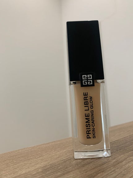 プリズム・リーブル・スキンケアリング・グロウ/GIVENCHY/リキッドファンデーションを使ったクチコミ(1枚目)