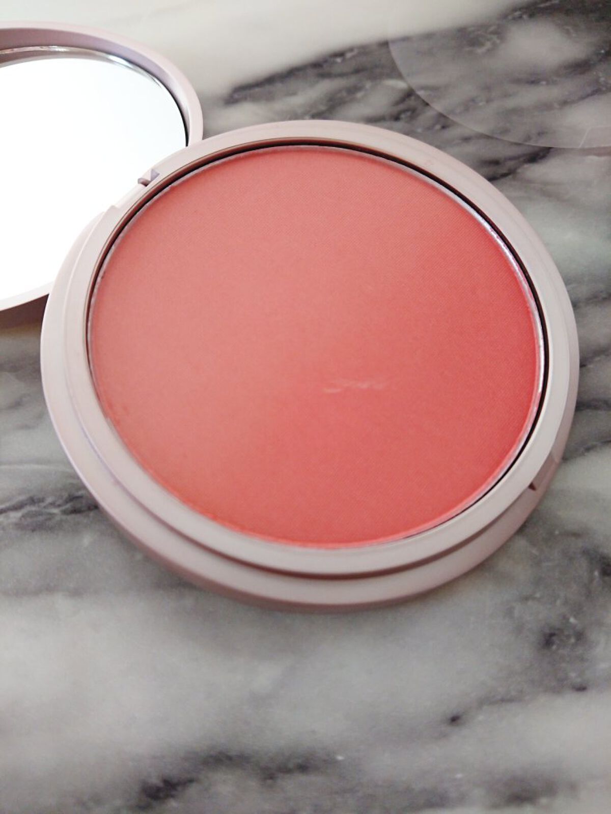 ライトウェイト マットチーク/SHEGLAM/パウダーチークを使ったクチコミ（3枚目）