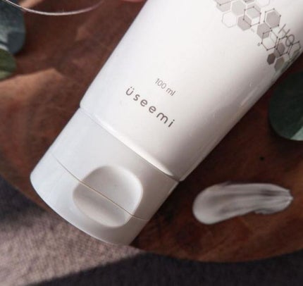 グルタプラスホワイトニングボディソリューション/Useemi/ボディローションを使ったクチコミ(1枚目)