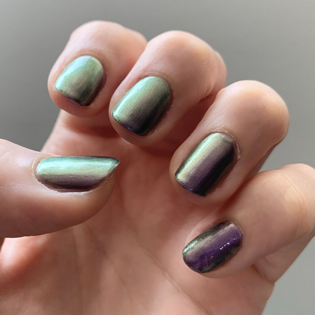 ネイル エナメル/REVLON/マニキュアを使ったクチコミ（2枚目）