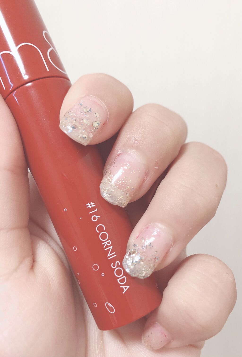 ジューシーラスティングティント/rom&nd/リップティントを使ったクチコミ（2枚目）