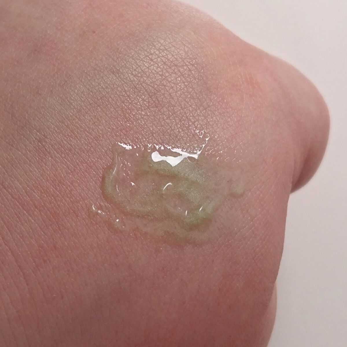 38°C / 99°F リップトリートメント (リップ美容液)/UZU BY FLOWFUSHI/リップケアを使ったクチコミ（2枚目）