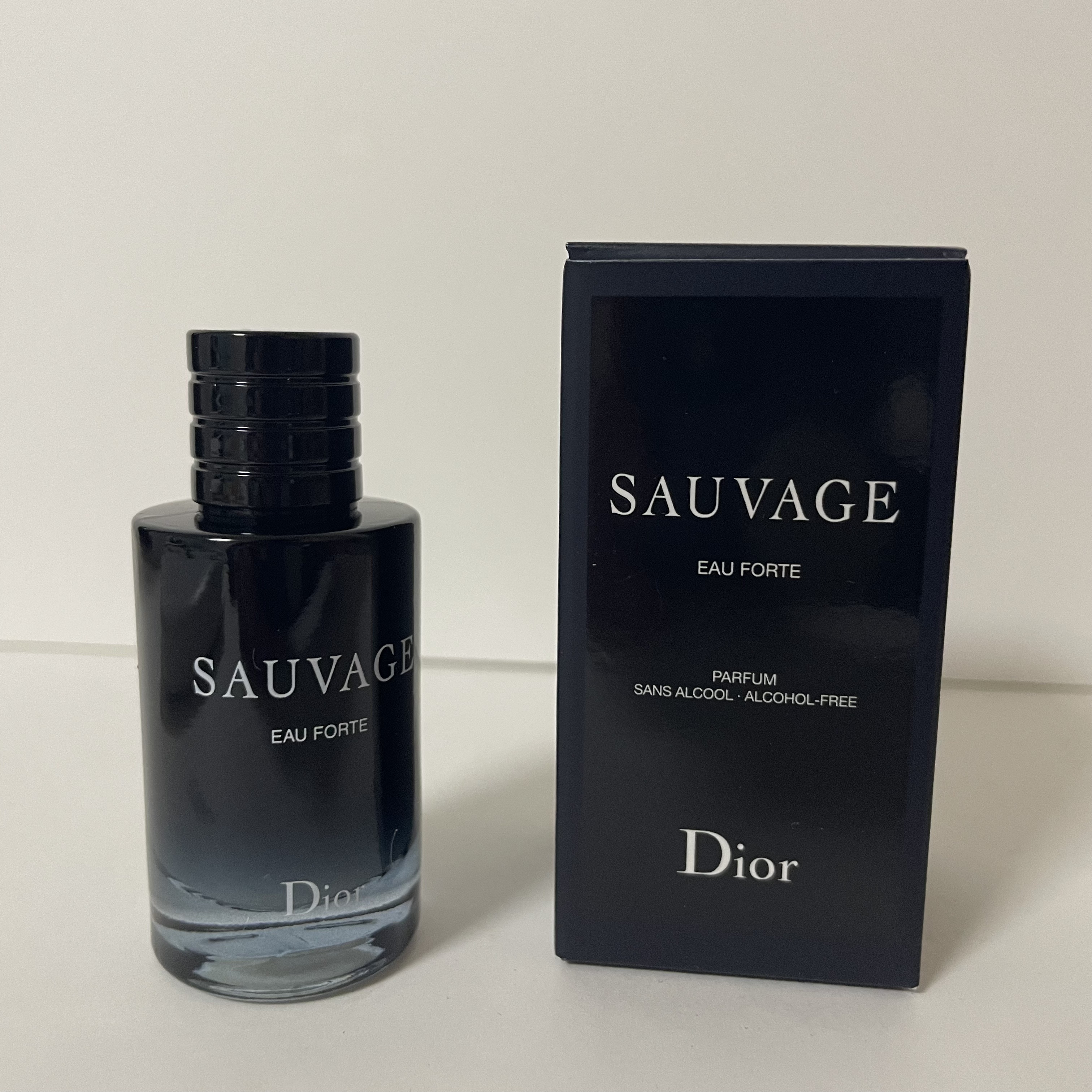 ソヴァージュ オードゥ トワレ/Dior/香水(メンズ)を使ったクチコミ（2枚目）