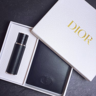 Dior ソヴァージュ オードゥ トワレのクチコミ「めっちゃ豪華！！DIORロゴが刻印されたレザーグッズはMYチャレンジで当たったギフト📦✨️

.....」（1枚目）