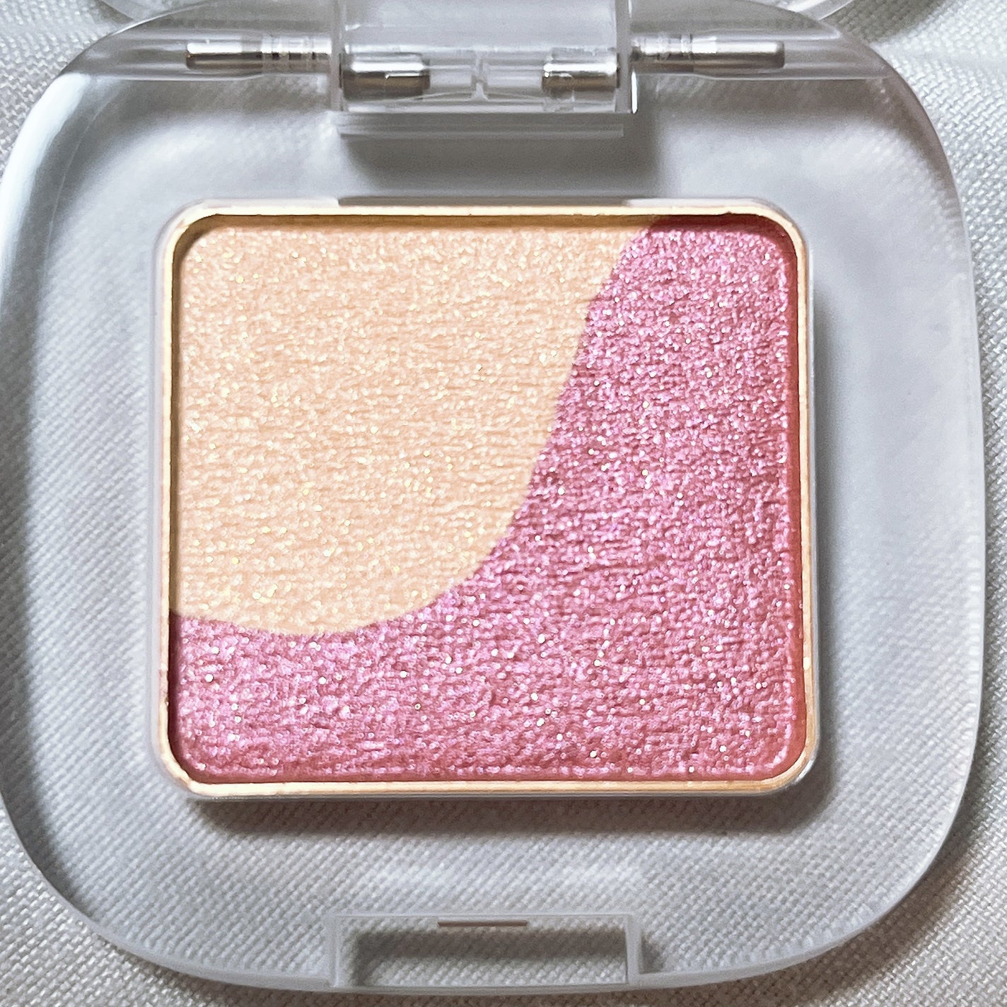 ペタル フロート アイシャドウ/to/one/アイシャドウパレットを使ったクチコミ(3枚目)