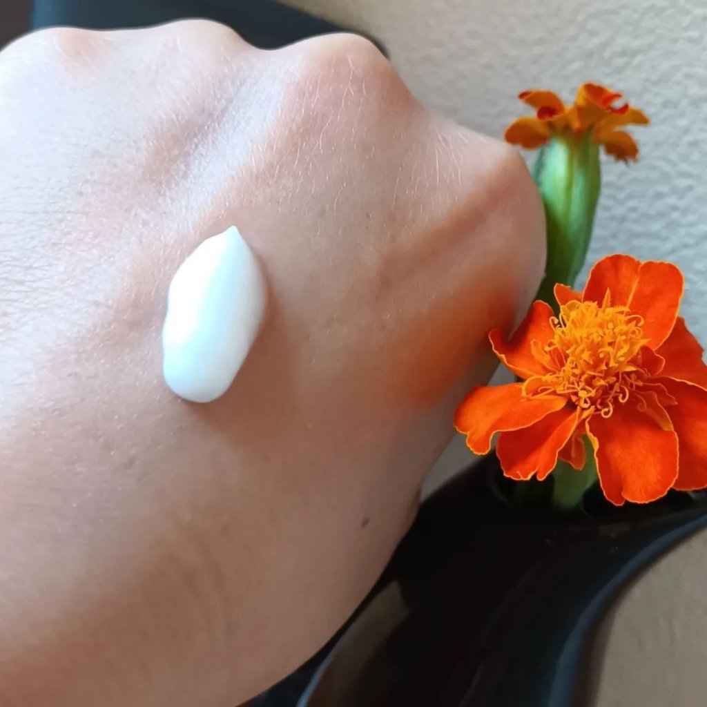 HITOKAN タイムレスリペアワンGR/fracora/オールインワン化粧品を使ったクチコミ（2枚目）