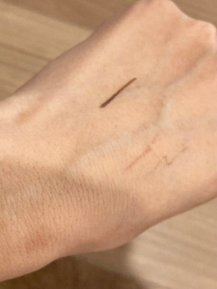 「密着アイライナー」ショート筆リキッド/デジャヴュ/リキッドアイライナーを使ったクチコミ(5枚目)