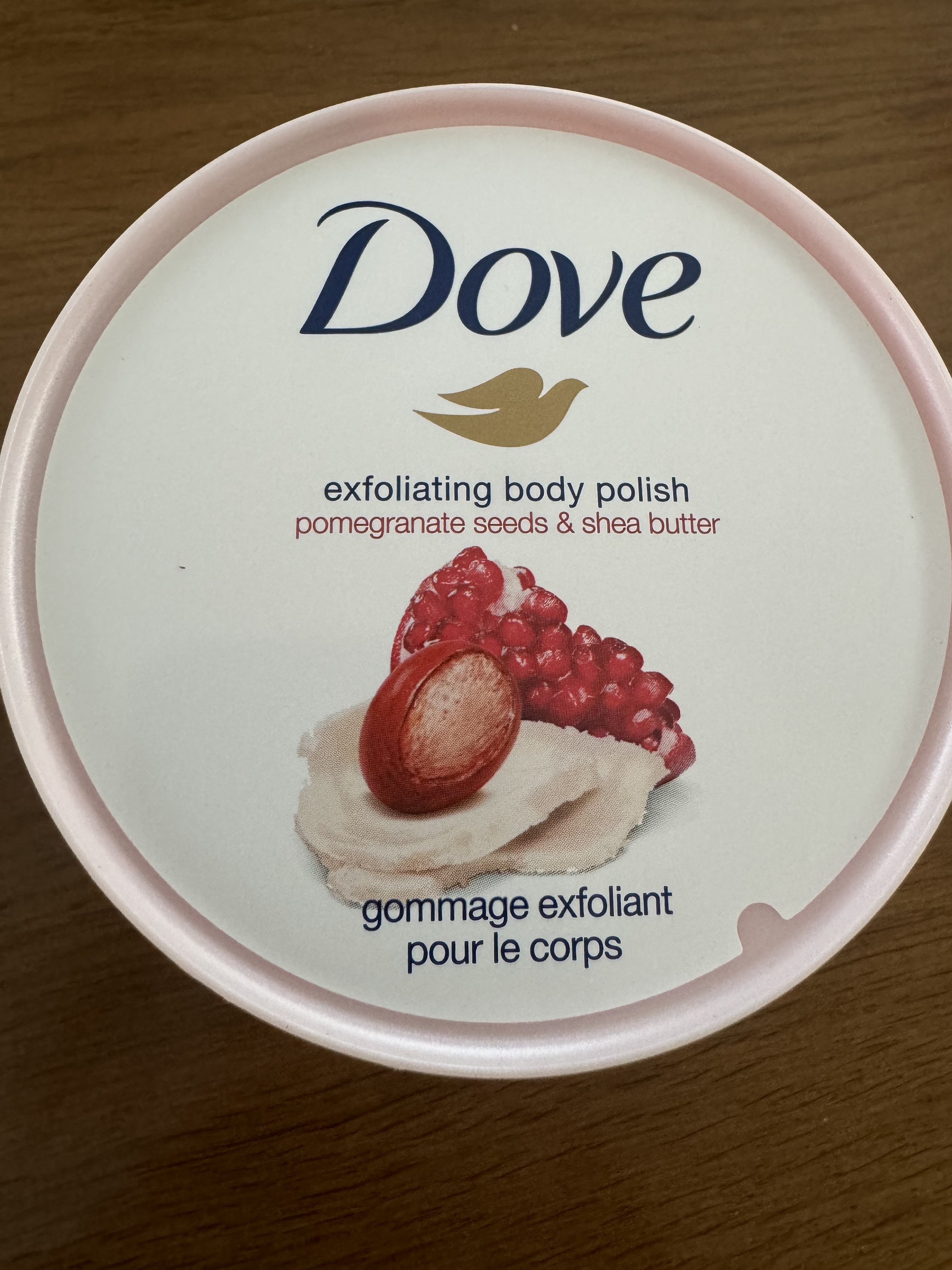 ダヴ ふわとろクリーミースクラブ ザクロ＆シアバター/ダヴ/ボディスクラブを使ったクチコミ（2枚目）