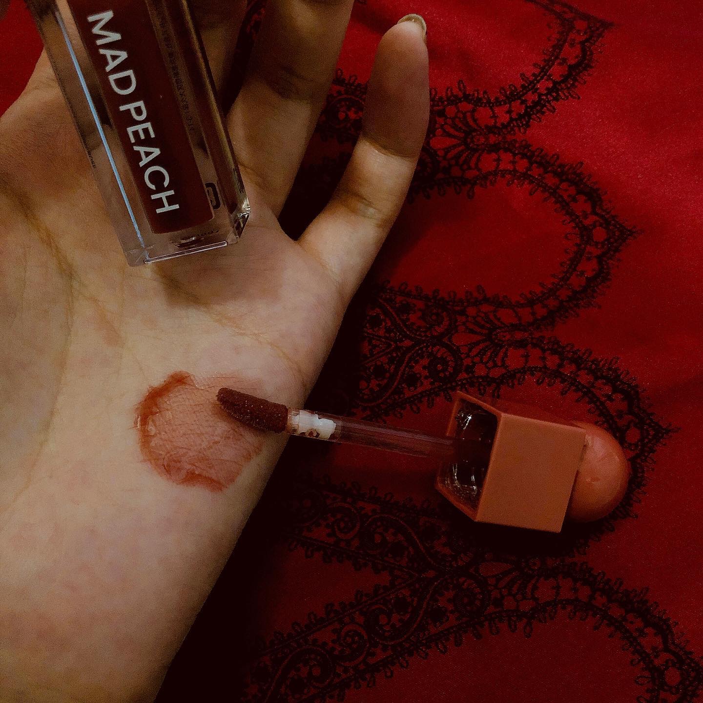 マッドピーチグロウフィットムードグロス/MAD PEACH/リップグロスを使ったクチコミ（3枚目）