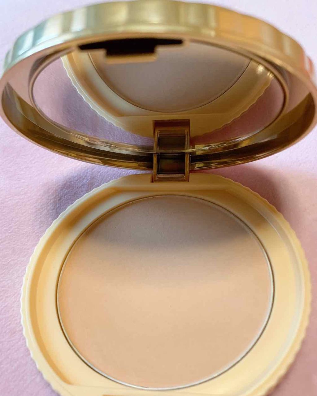 【旧品】マシュマロフィニッシュパウダー/キャンメイク/プレストパウダーを使ったクチコミ(3枚目)