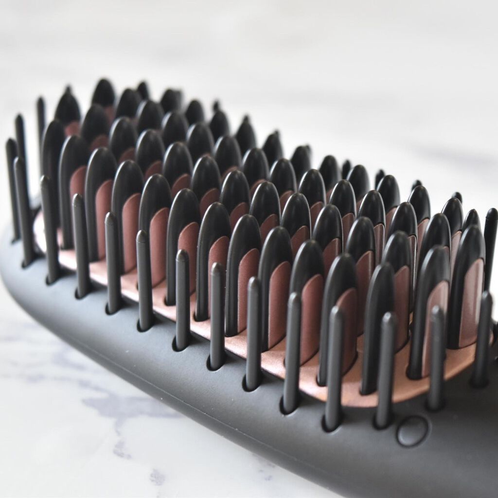 Agetuyaポータブルミニブラシアイロン(ポーチ付き)/ローネジャパン/ヒートブラシを使ったクチコミ(3枚目)