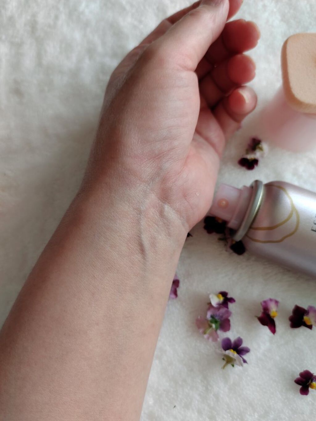 クールスキンウェアグロウ 01 ピンクベージュ/ESPRIQUE/化粧下地を使ったクチコミ（2枚目）