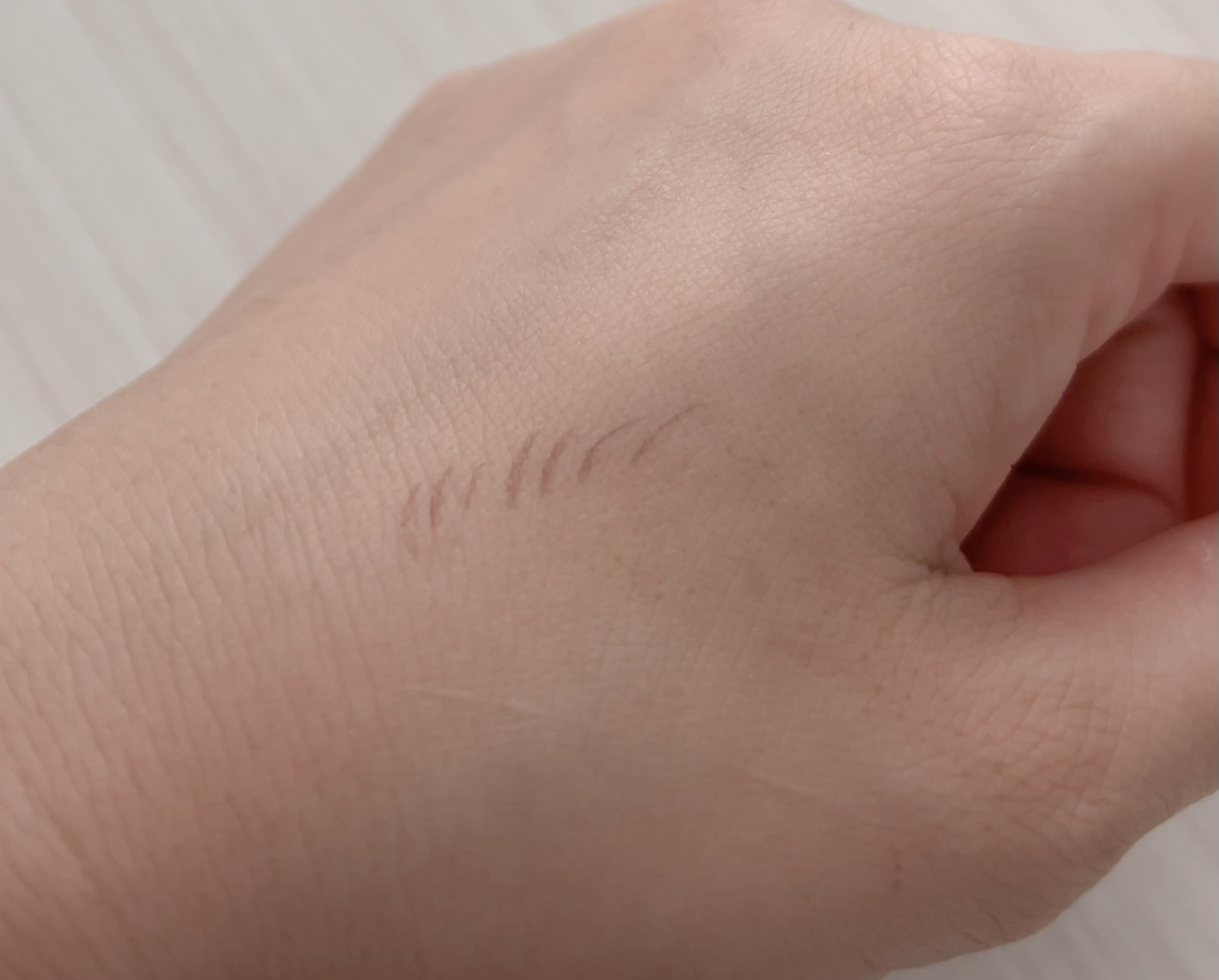 アイブロウ ティントライナー 04 ダークブラウン/エレガンス/眉ティントを使ったクチコミ（3枚目）