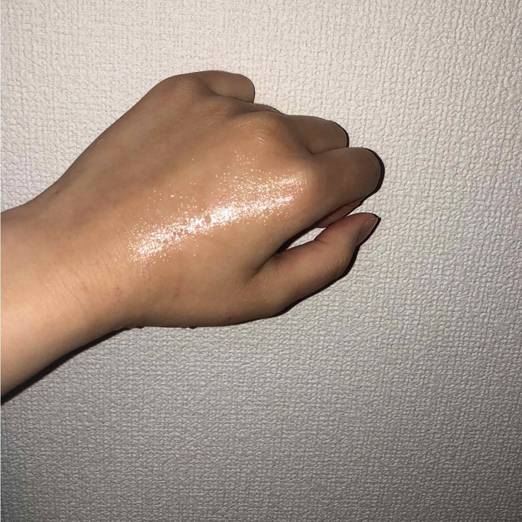 ももか on LIPS 「オイルミストということで2層になっています!最初は少ししかでな..」(4枚目)