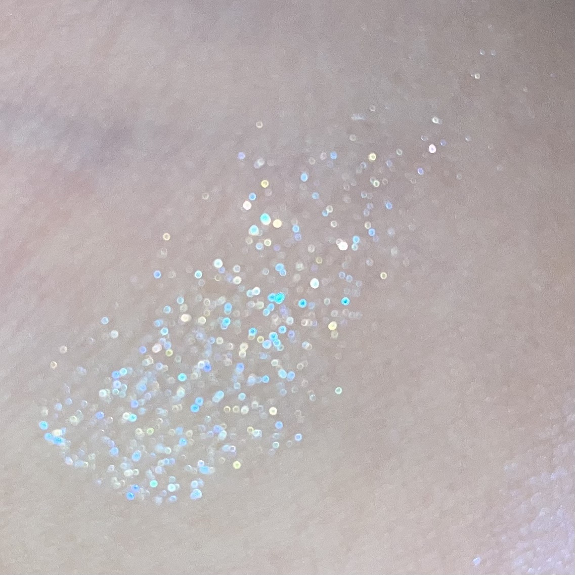  シアー グリッターアイズ 55 バブル(BUBBLE)/KiSS/単色アイシャドウを使ったクチコミ（3枚目）