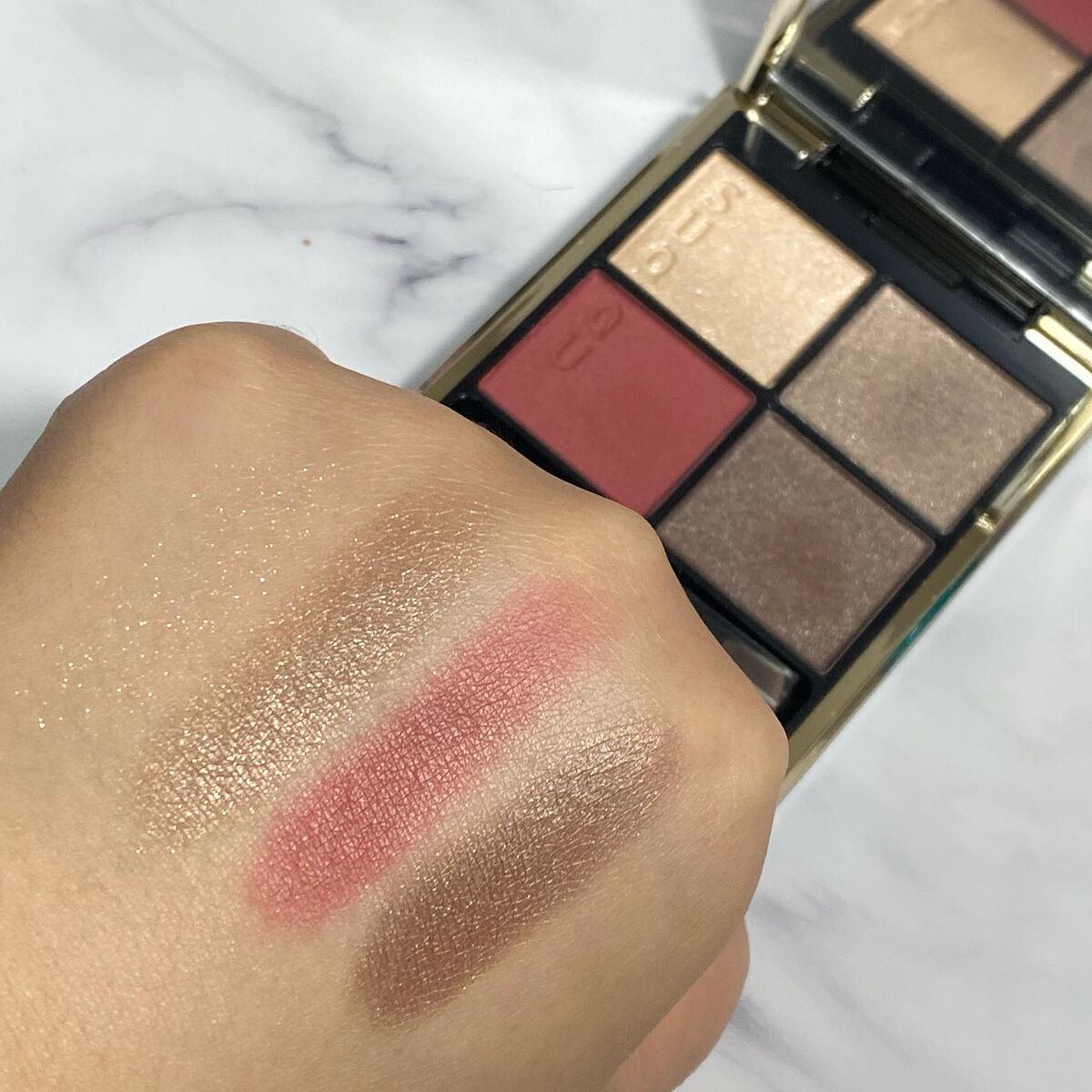 シグニチャー カラー アイズ/SUQQU/アイシャドウパレットを使ったクチコミ(2枚目)