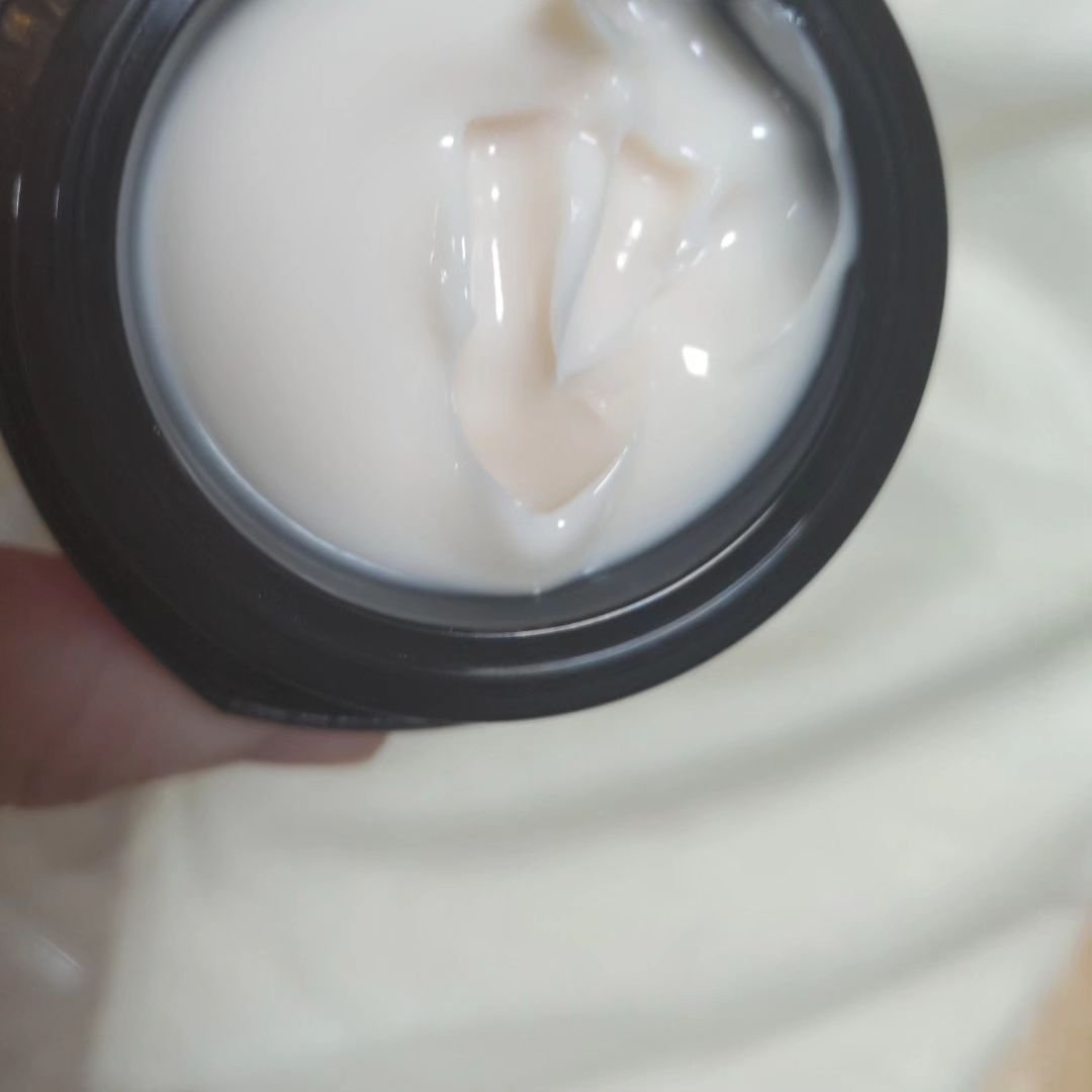 トータルV ファーミングクリーム/エリクシール/フェイスクリームを使ったクチコミ（2枚目）