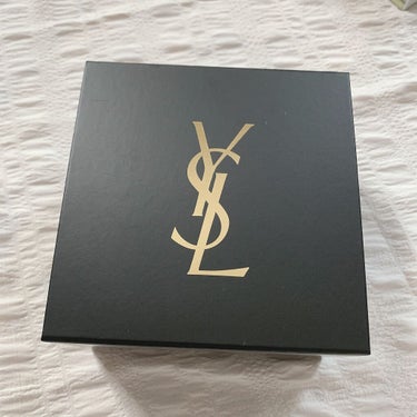 YVES SAINT LAURENT BEAUTE YSL ピュアショット ノエル ミニセット＜限定品＞のクチコミ「YVES SAINT LAURENT BEAUTE
YSL ピュアショット ノエル ミニセット.....」（3枚目）