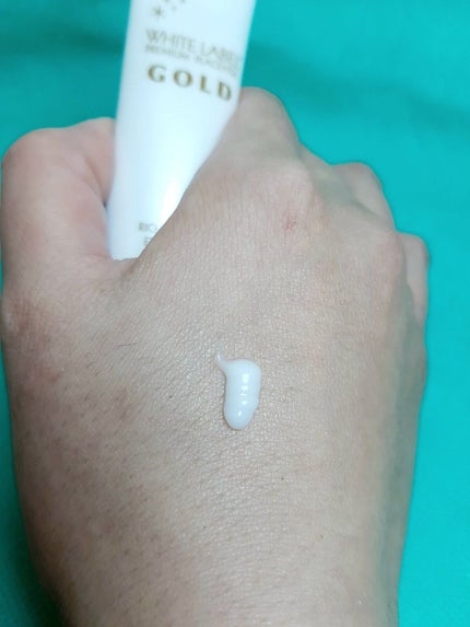 金のプラセンタもっちり白肌濃クマトリーナ/ホワイトラベル/アイケア・アイクリームを使ったクチコミ(6枚目)