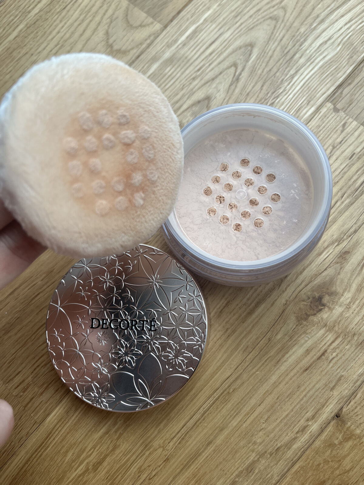 フェイスパウダー 10 misty beige/DECORTÉ/ルースパウダーを使ったクチコミ（3枚目）