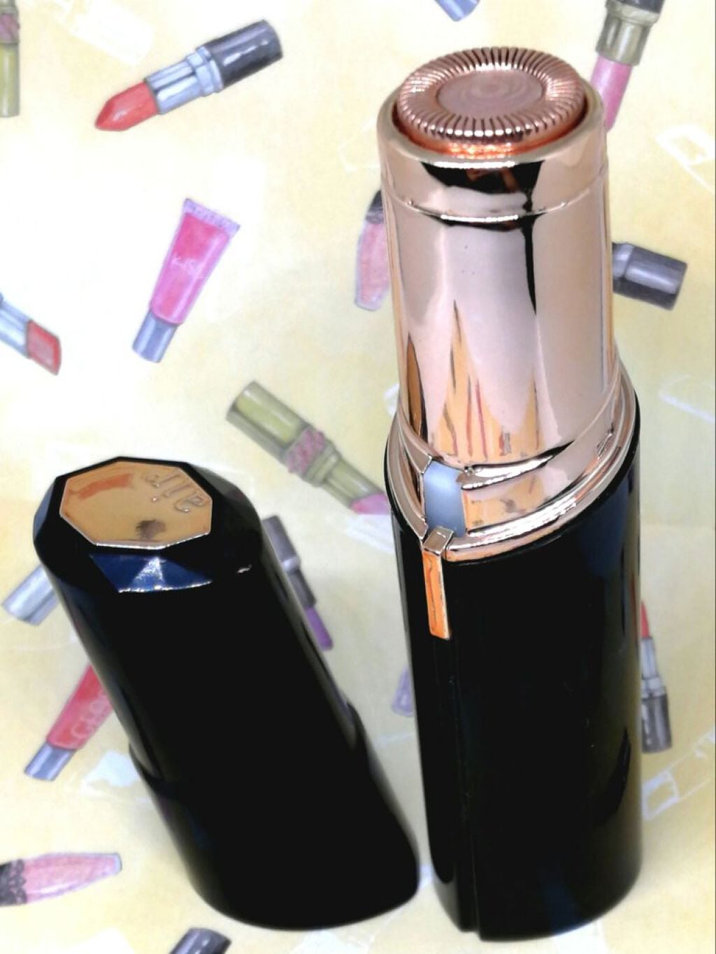 あき on LIPS 「3/1発売のムック本『air つるつる美肌シェーバー』のブラッ..」(2枚目)