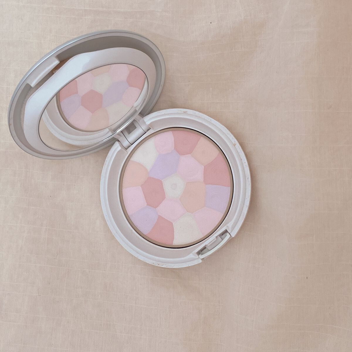 マシュマロフィニッシュパウダー ~Abloom~/キャンメイク/プレストパウダーを使ったクチコミ(1枚目)