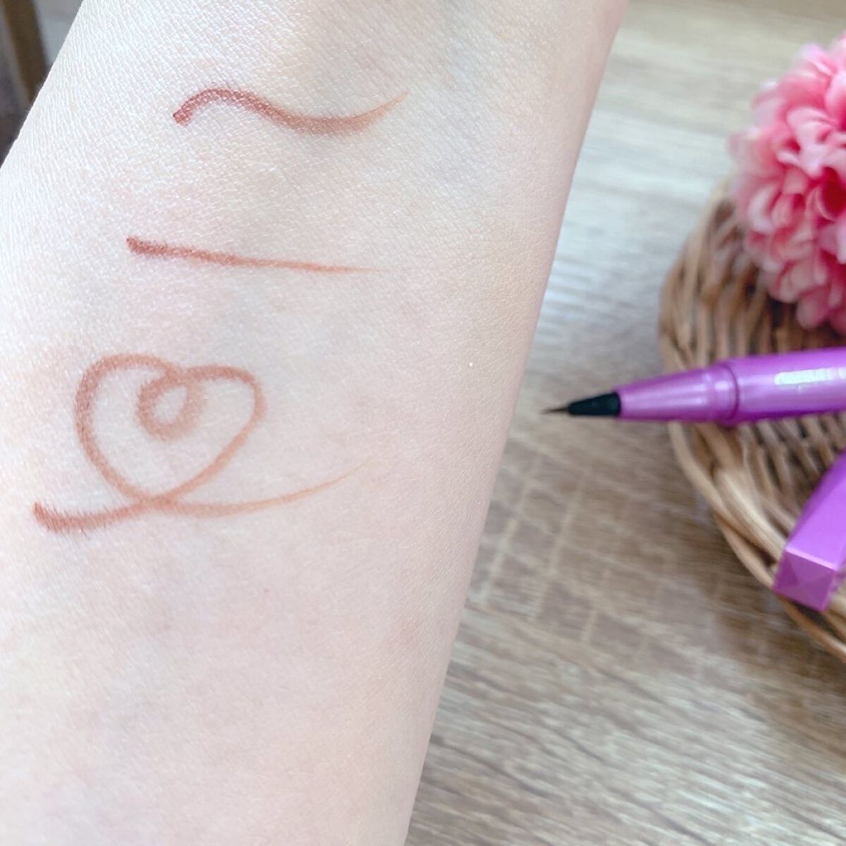 「密着アイライナー」ショート筆リキッド/デジャヴュ/リキッドアイライナーを使ったクチコミ（3枚目）