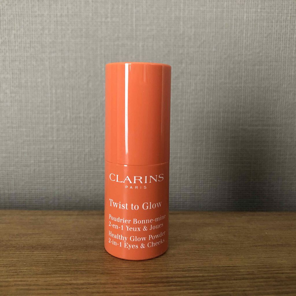 ツイスト＆グロー パウダースティック/CLARINS/単色アイシャドウを使ったクチコミ（1枚目）