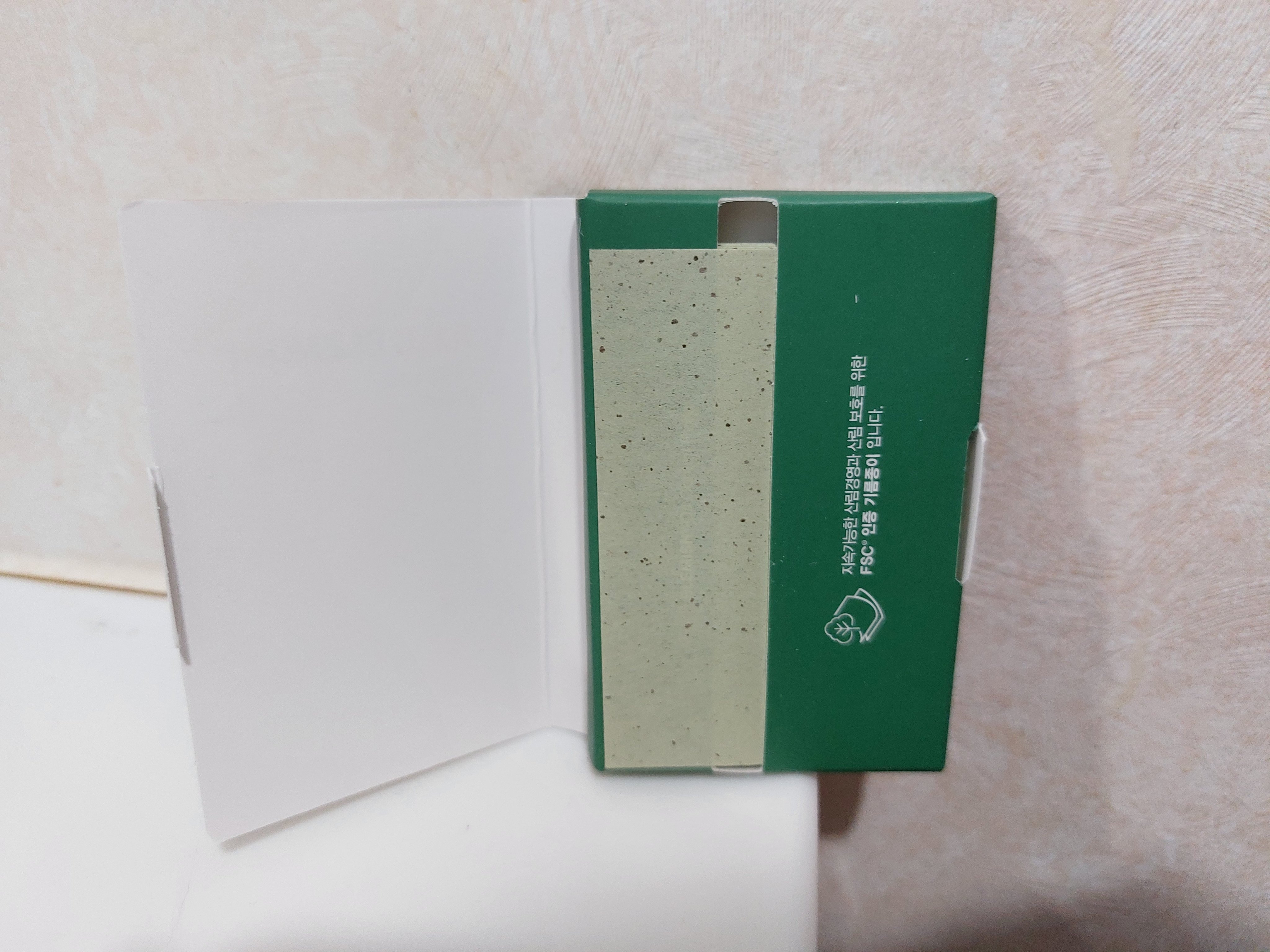 ドクタージー オイルコントロールペーパー/Dr.G/あぶらとり紙を使ったクチコミ（2枚目）