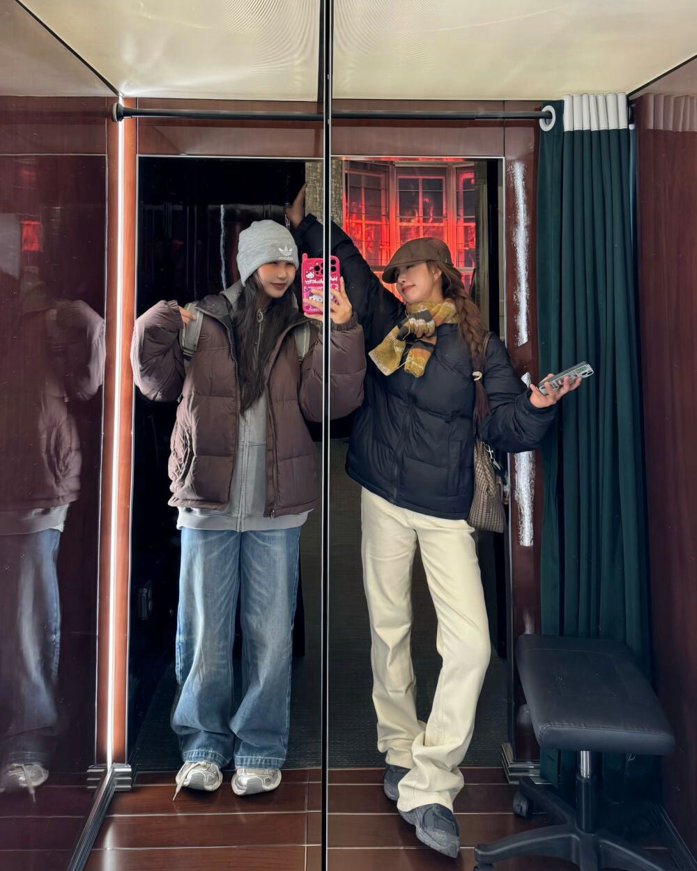 ひとみ on LIPS 「友達と会うのが楽しみです#コーデ#ファッション#韓国雑貨#韓国..」(3枚目)