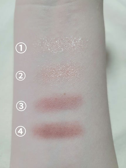 くま on LIPS 「SHEGLAM4色アイシャドウパレットSpellboundグリ..」(4枚目)