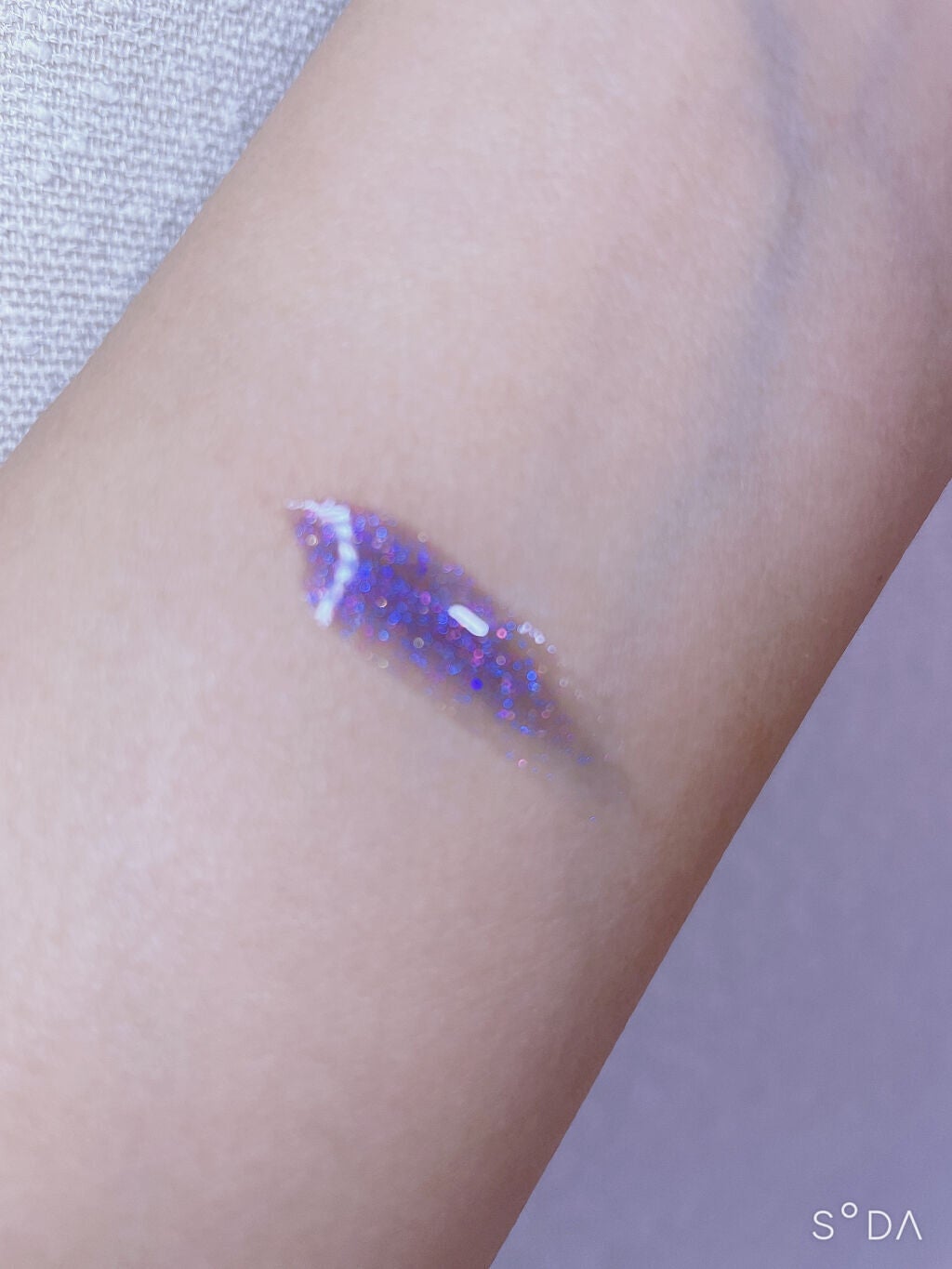 メスメリック グラスリップオイル/CHICCA/リップグロスを使ったクチコミ(2枚目)