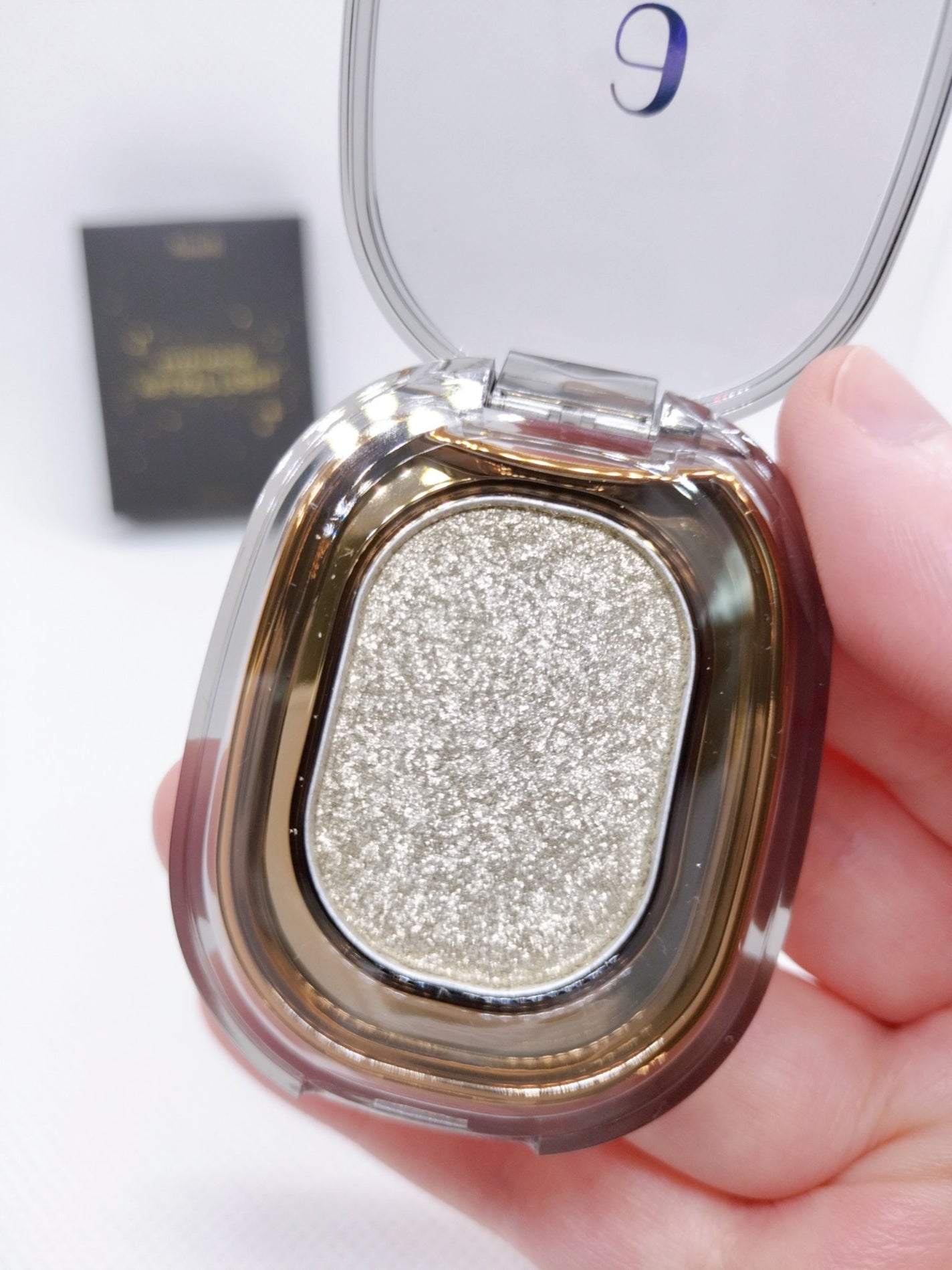 ASTRAL LIGHT EYESHADOW/Ameli/単色アイシャドウを使ったクチコミ(4枚目)