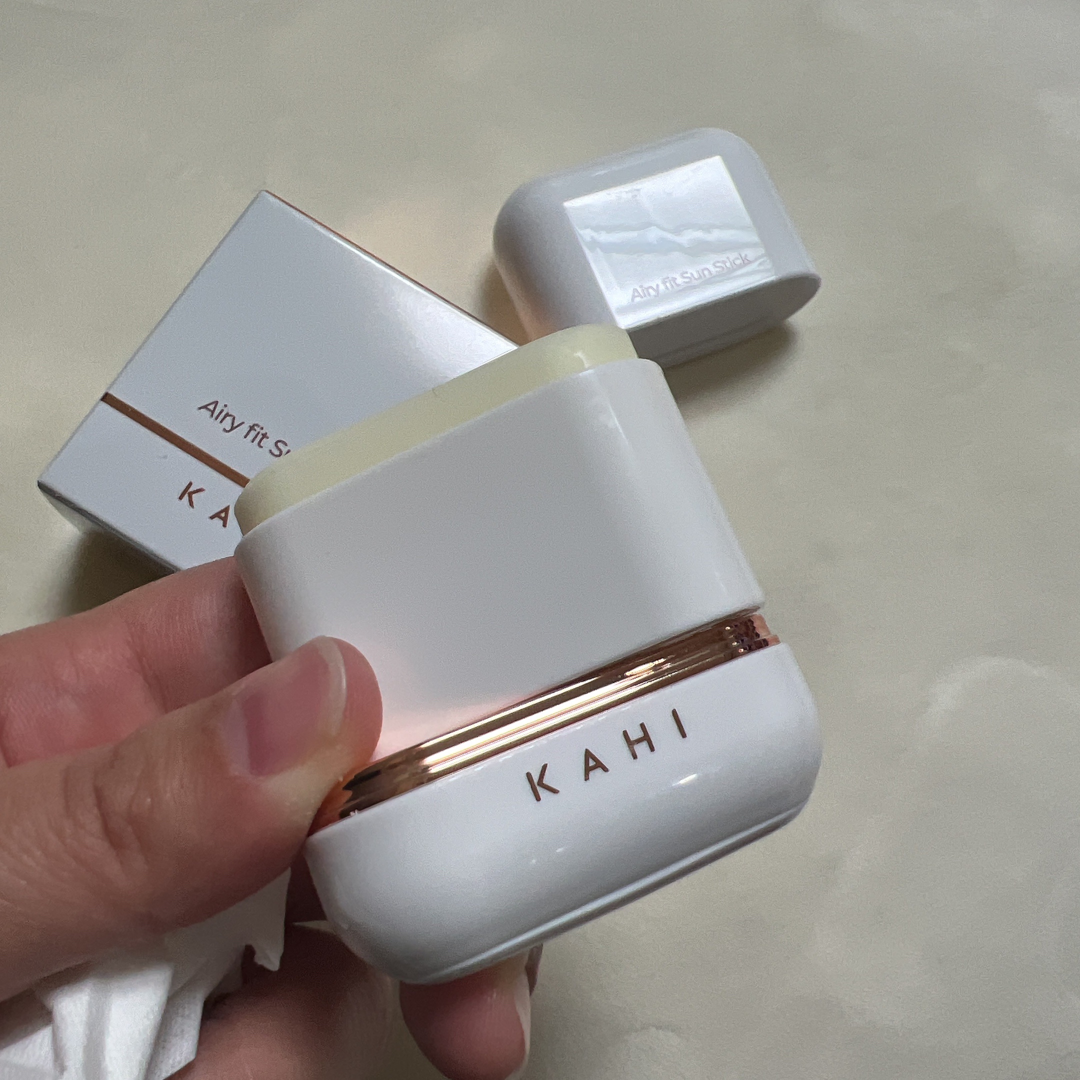 エアリーフィットサンスティック/KAHI/日焼け止めスティックを使ったクチコミ（2枚目）