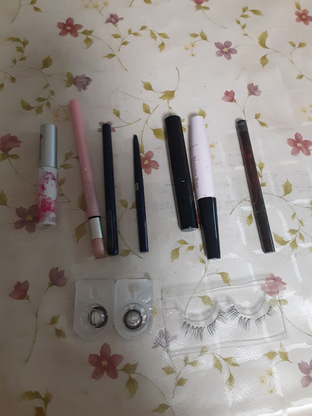 みー on LIPS 「今回は、私が使っているアイメイク関連のコスメ等の紹介です。🎵カ..」(1枚目)