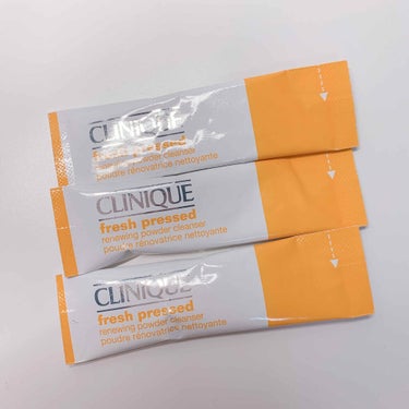 CLINIQUE ラボラトリーズ
フレッシュ プレスト Cパウダー クレンザー
パウダー洗顔料

CLINIQUEのアドベントカレンダー2019に入っていた商品になります。

クリニークから、エイジング