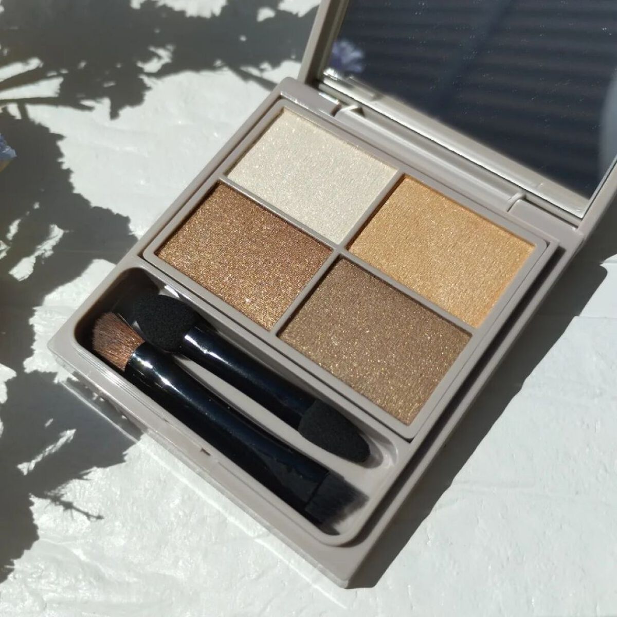 デザイニングアイカラー 01 ナチュラルブラウン/rafuna/アイシャドウパレットを使ったクチコミ（3枚目）