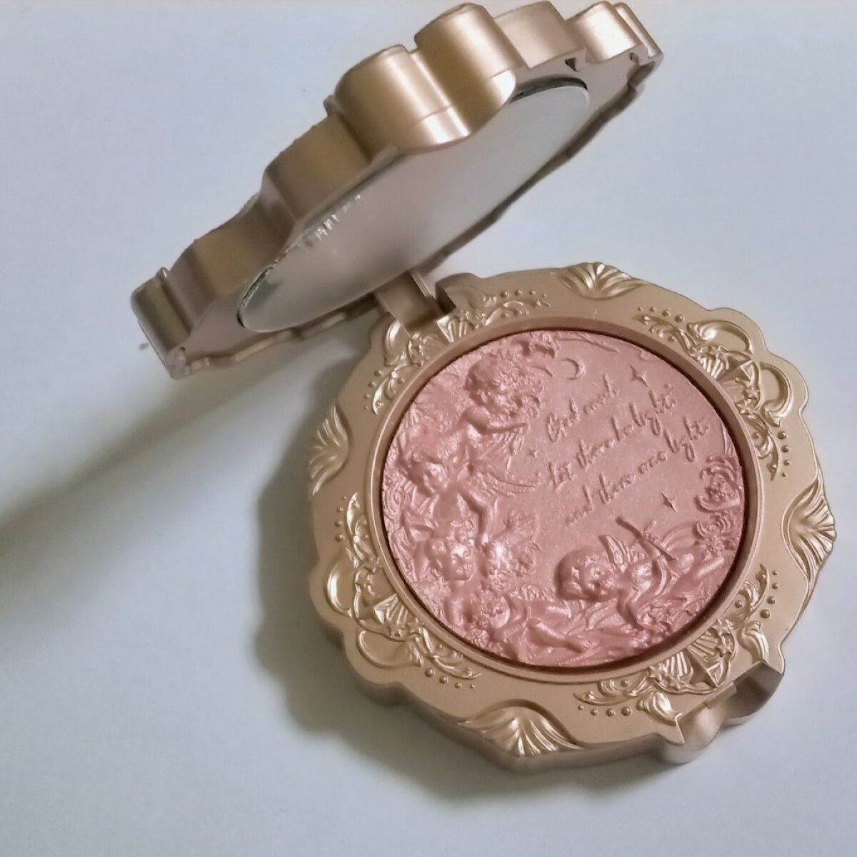 リトルエンジェル ハイライター パラダイスロスト（失楽園）/FlowerKnows/パウダーハイライトを使ったクチコミ（2枚目）