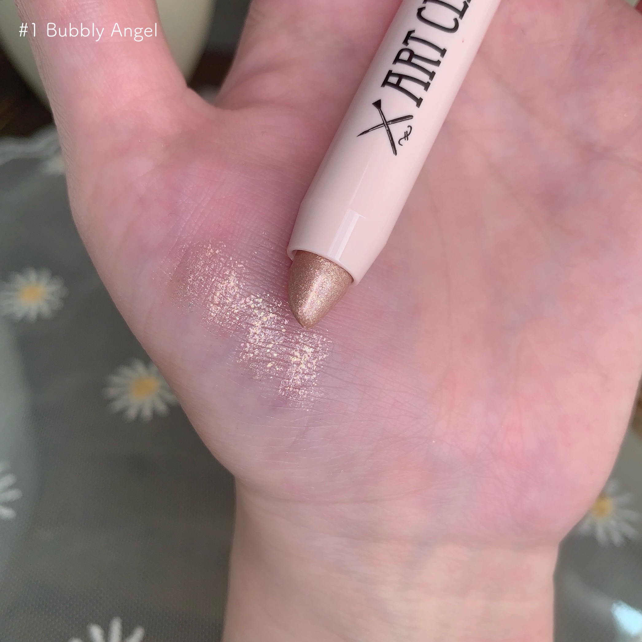 アートクラス アイグリッツ/too cool for school/スティックアイシャドウを使ったクチコミ（3枚目）