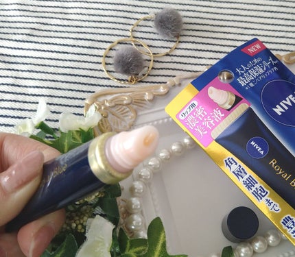 ニベア ロイヤルブルーリップ 濃密美容ケア/ニベア/リップ美容液を使ったクチコミ(4枚目)