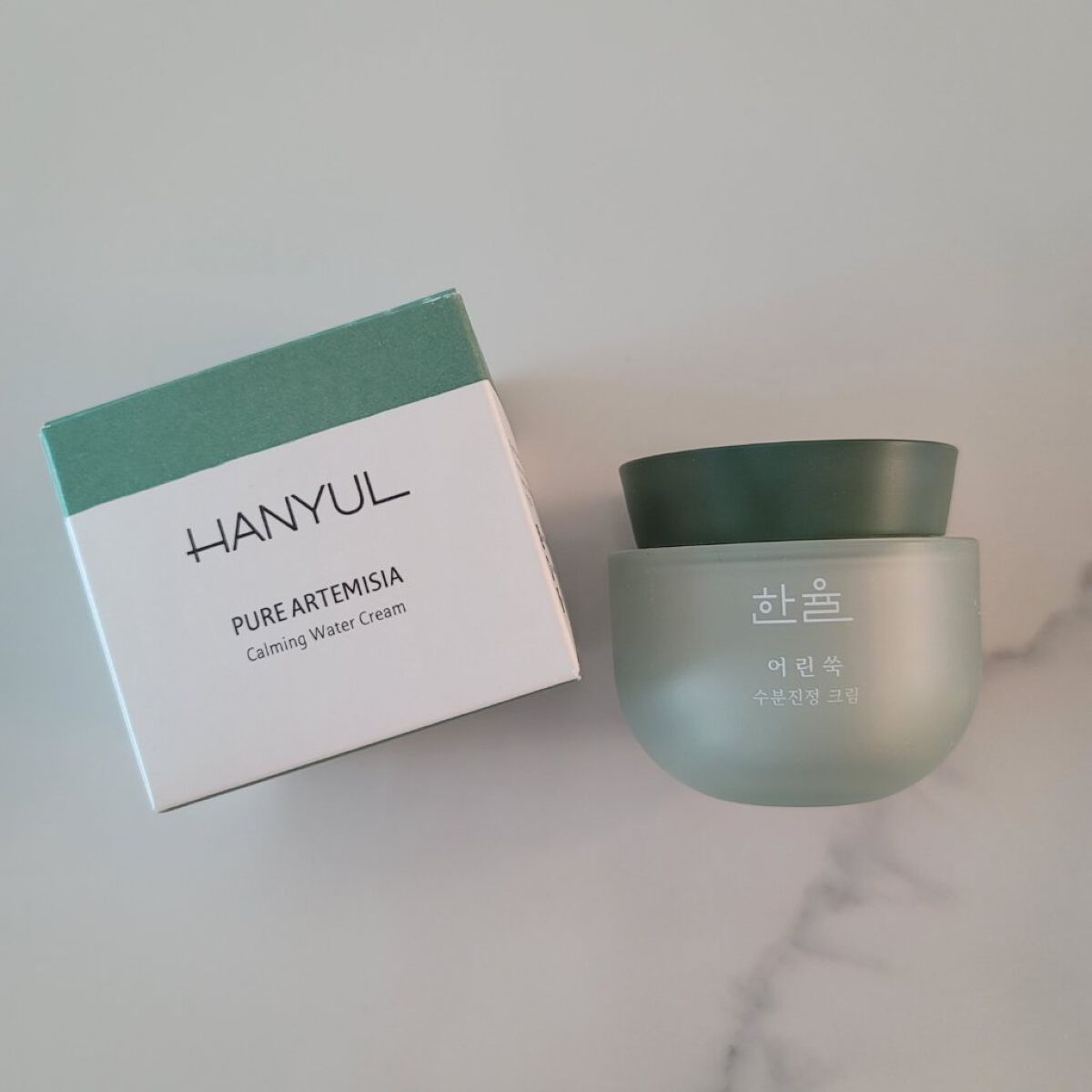 ヴィーガン認証取得✨やさしい
HANYUL(ハンユル)ヨモギ水分鎮静クリーム

【特徴】
✓ パンテノールが入って鎮静効果アップ！

✓ 肌の奥から3大日常刺激(温度変化、化学的・物理的刺激)を鎮静！

✓ 24時間続くうる