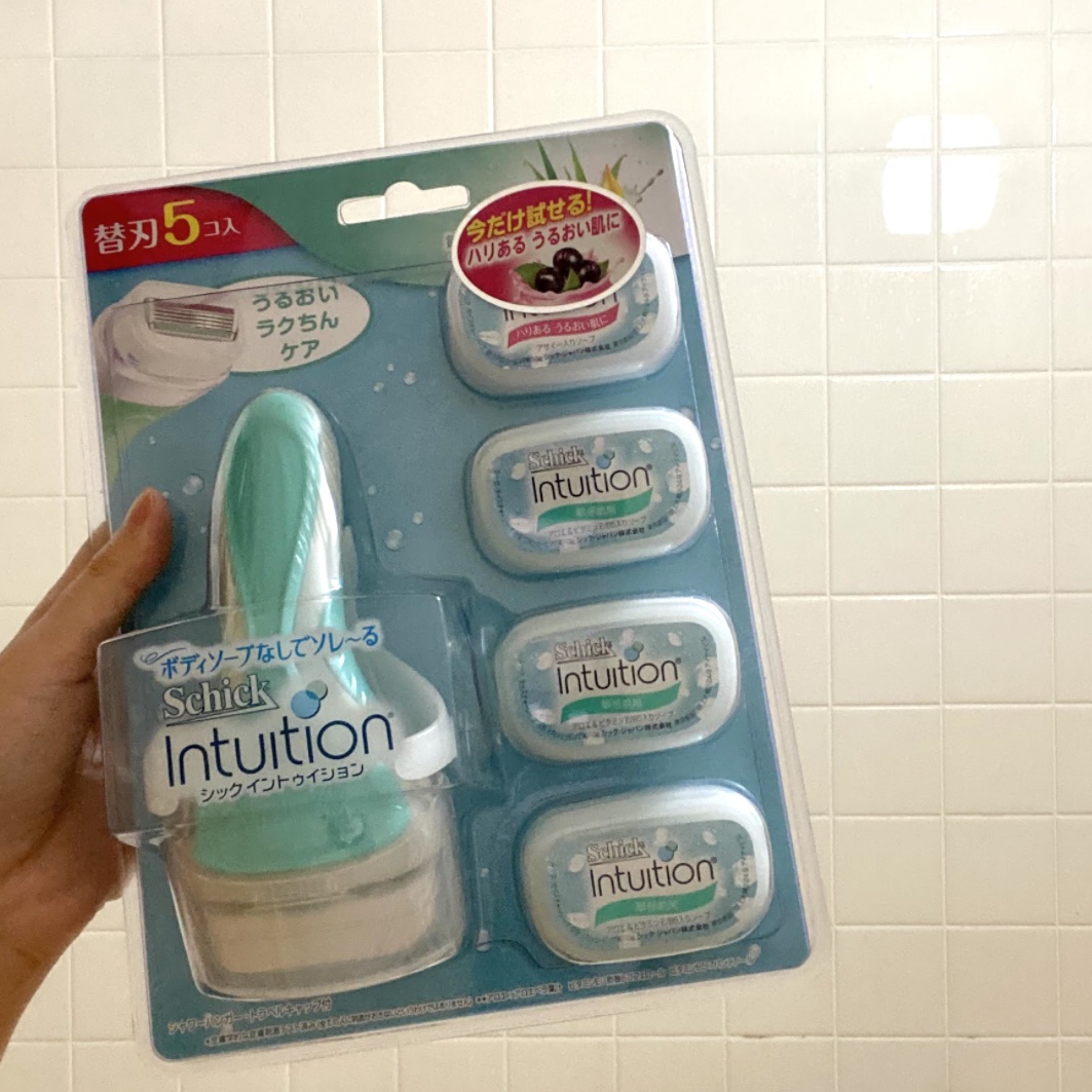 イントゥイション 敏感肌用 ホルダー （刃付き）＋替刃１コ/イントゥイション/シェーバーを使ったクチコミ（1枚目）