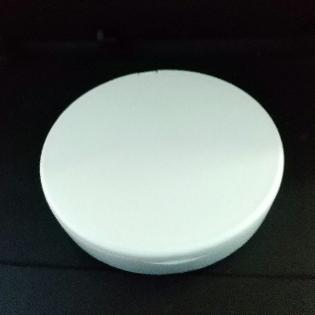 きのこ on LIPS 「セリアで買った二面鏡。上の方が拡大鏡になっています。電気もつい..」(1枚目)