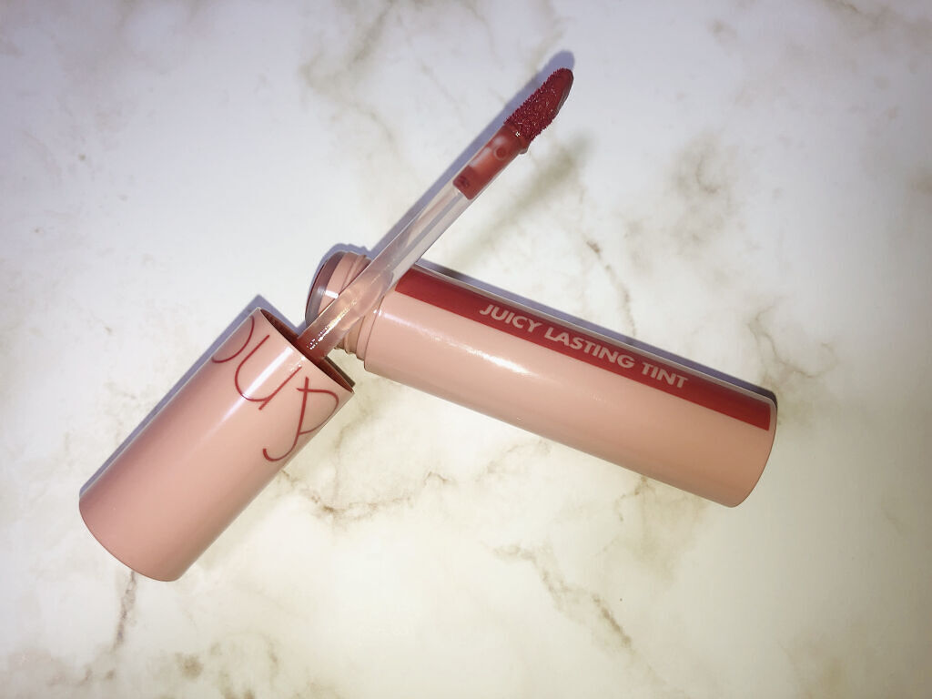 ジューシーラスティングティント/rom&nd/リップティントを使ったクチコミ（2枚目）